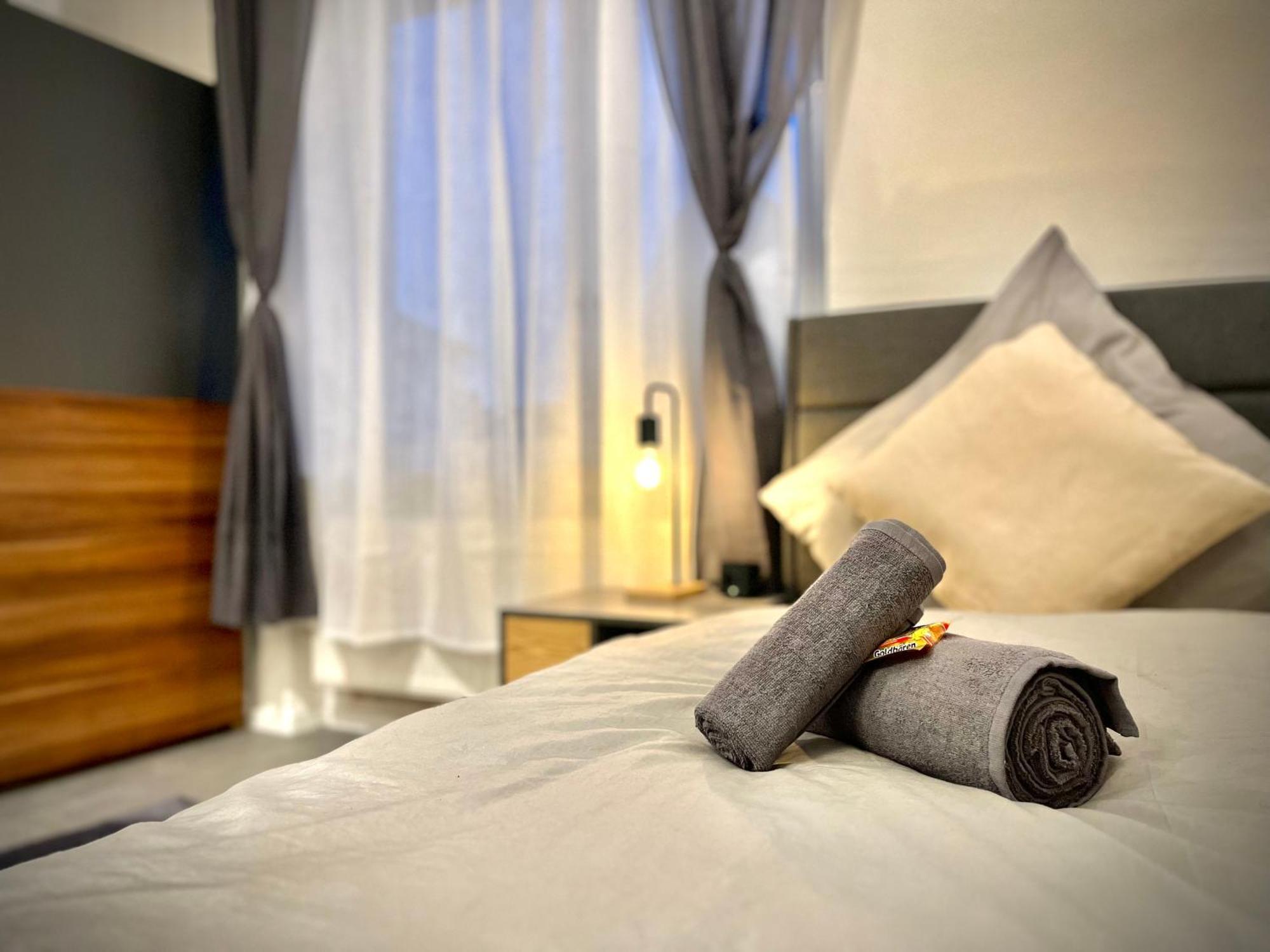 G&G Luxury Apartment Am Stadtpark เบนดอร์ฟ ภายนอก รูปภาพ